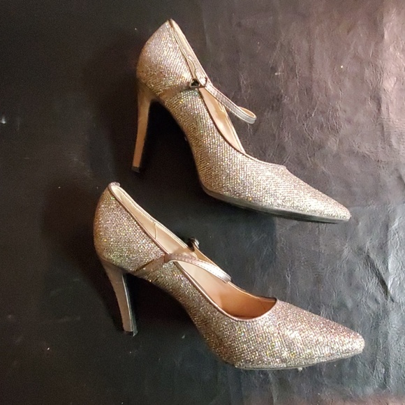 Beauty of the Sparkle Dana Buchman Heel - Picture 2 of 7